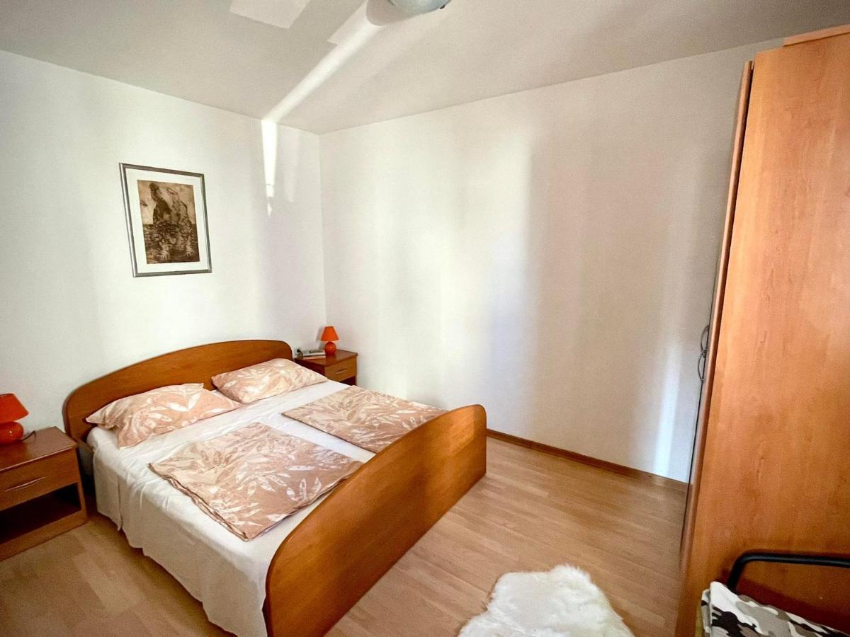 Apartments Leo 佩特坎内 外观 照片